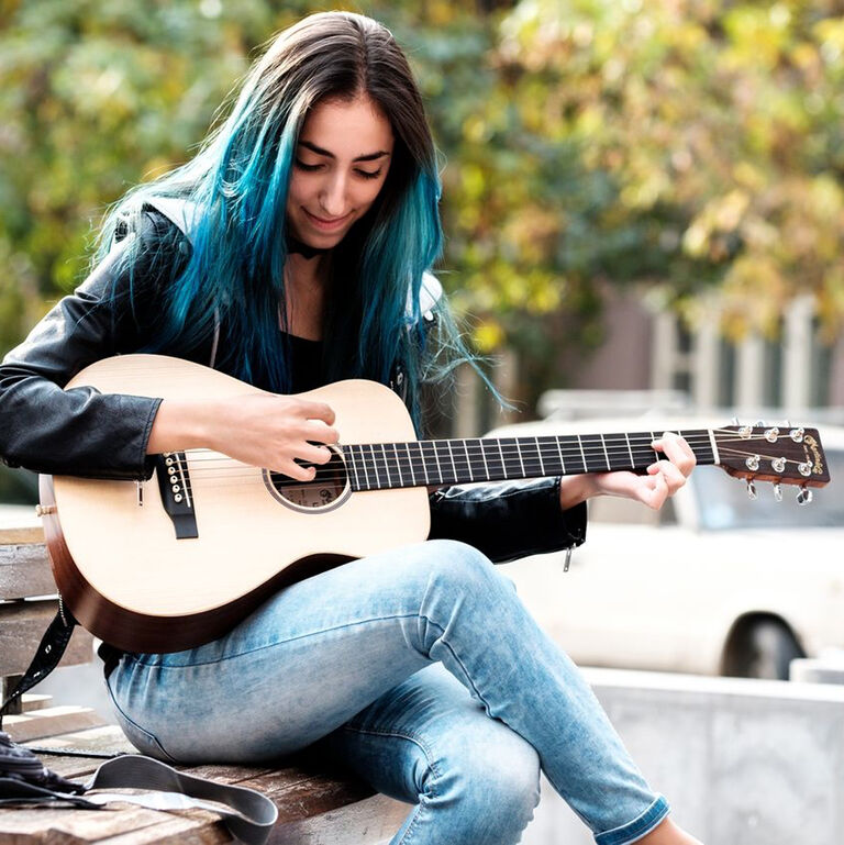 A Beginner’s Guide to Overcoming Guitar Fears