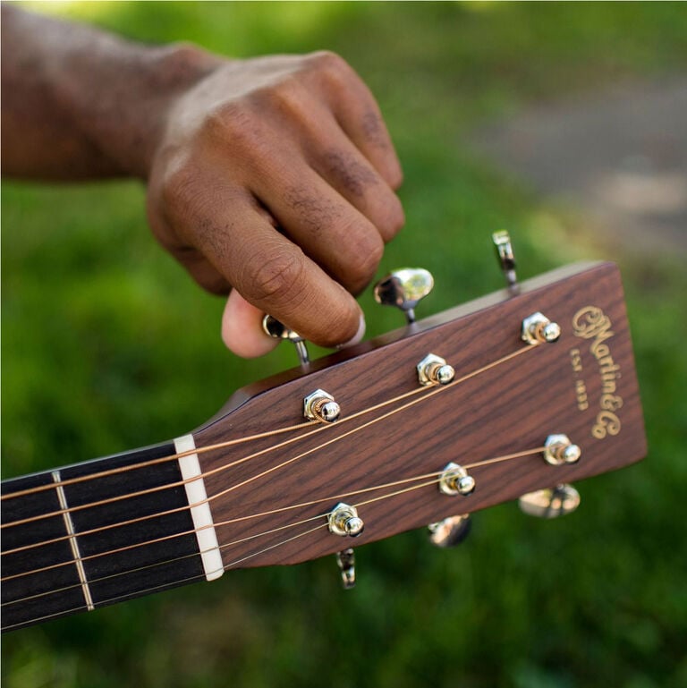 How to Tune an Acoustic Guitar: A Beginner’s Step-by-Step Guide